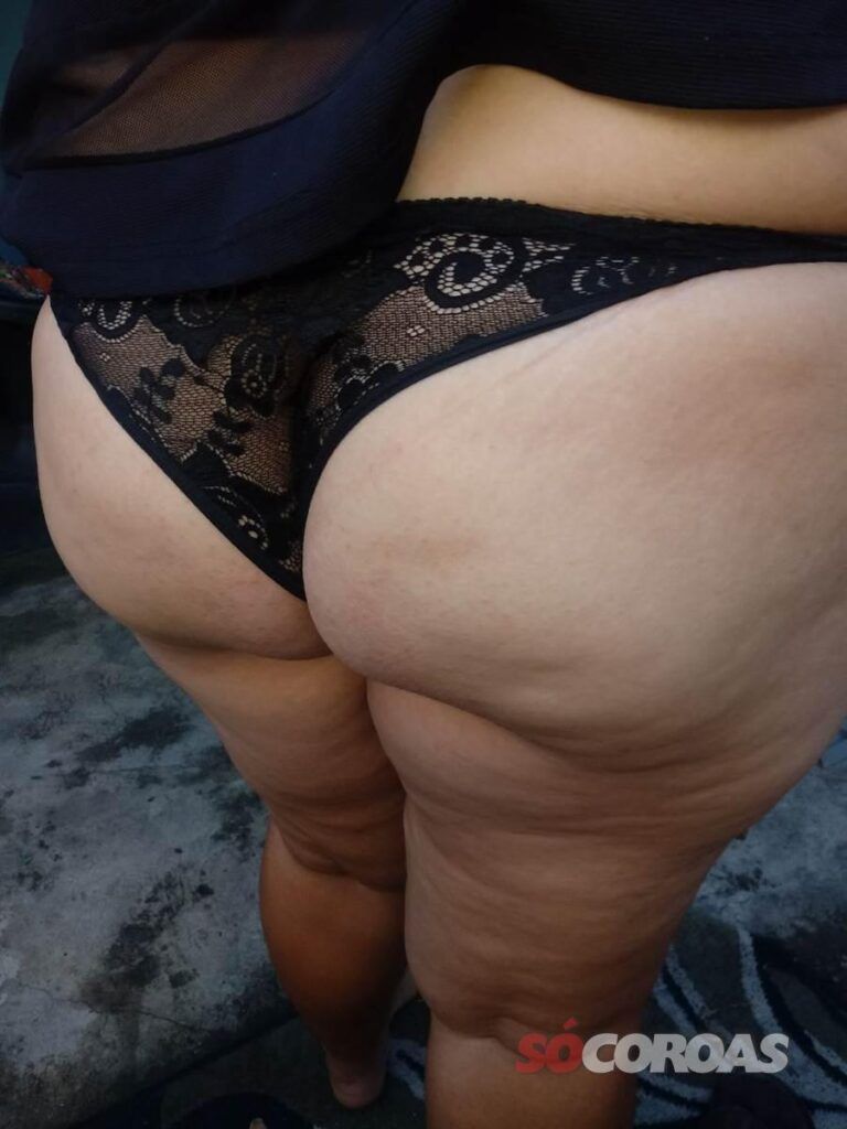 Fotos mulher pelada coroa nua