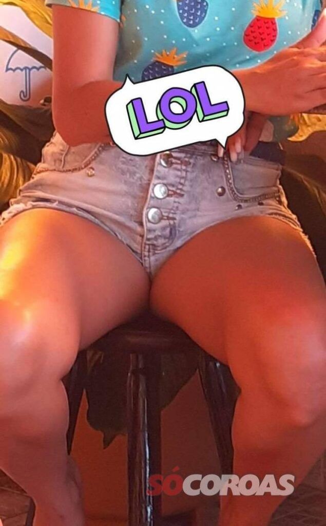 Negra Coroa Da Bunda Enorme Gemendo Dando O Cu