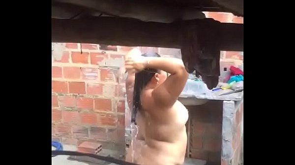 Coroa Brasileiro Tomando Banho Nu Pelado