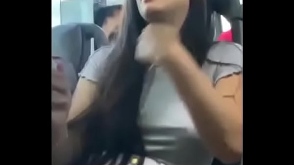 Coroa Com Saia No Onibus Sendo Filmada Vendo A Calcinha