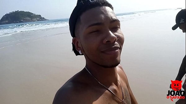 Coroa Dafada Bagando Boquete Na Praia De Nudismo