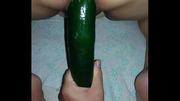 Coroa Enfiando Pepino Porn