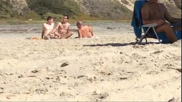 Foda Gay Com Coroas Praia De Nudismo