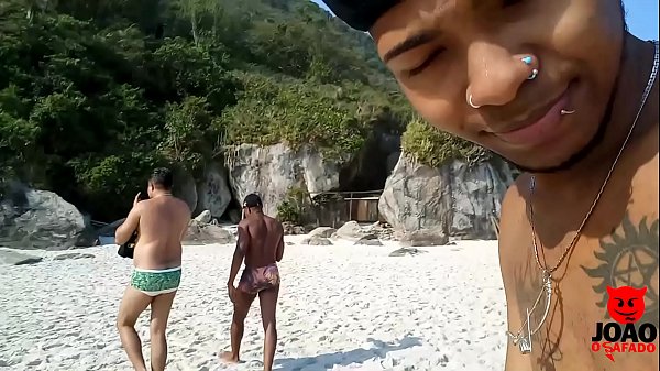 Negra Casadas Coroa Na Praia De Pau