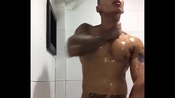 Video Sexo Gay Porno+ Banho Coroa