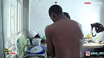 Negra na cozinha