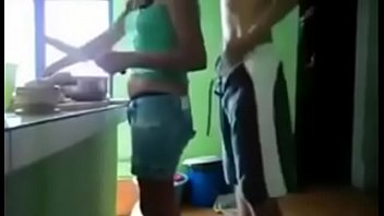 Mãe Russa dando o cu pro filho